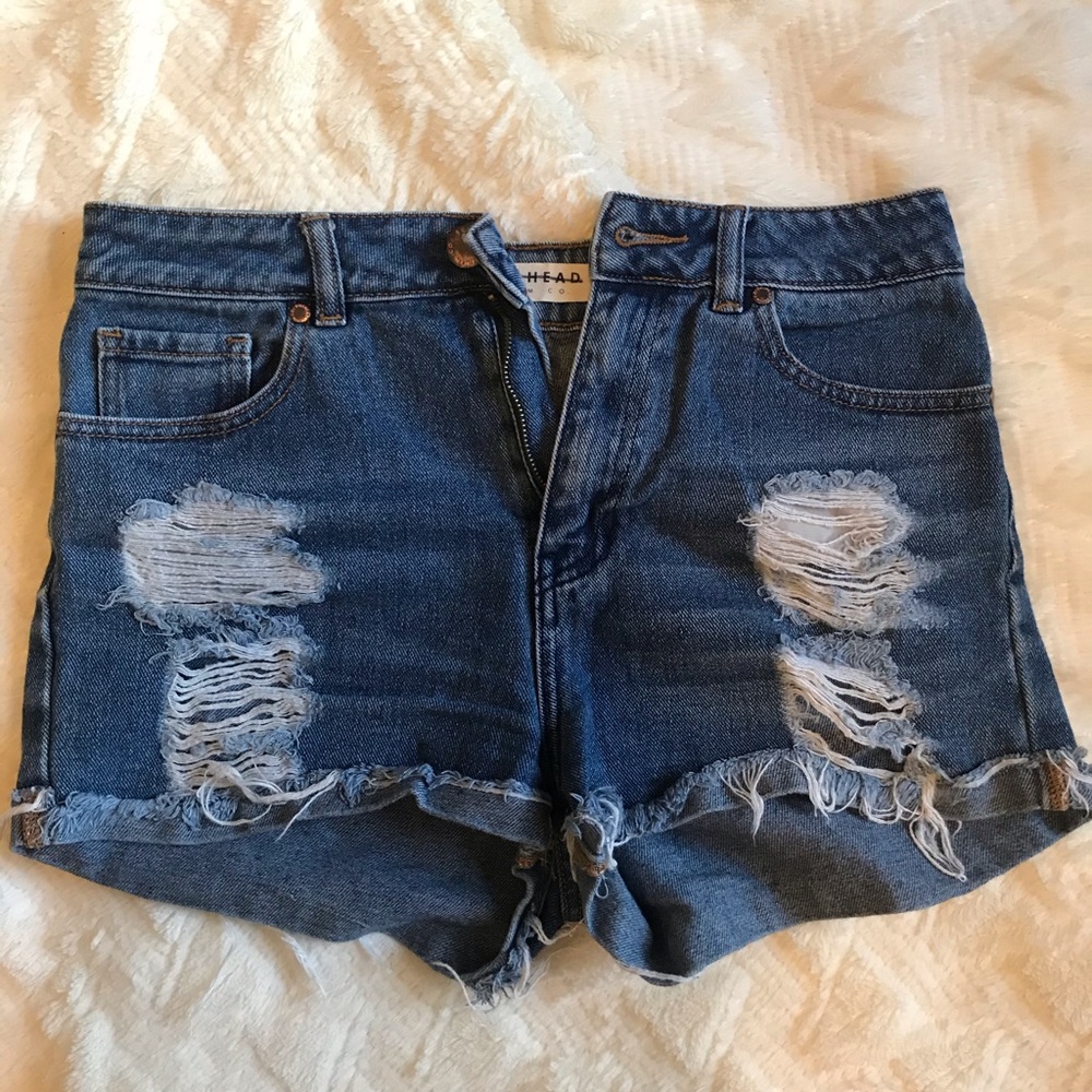 bullhead “mom short” in size 26